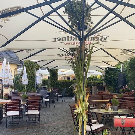 Hotel-restaurant Zur Krone ホテル 3*