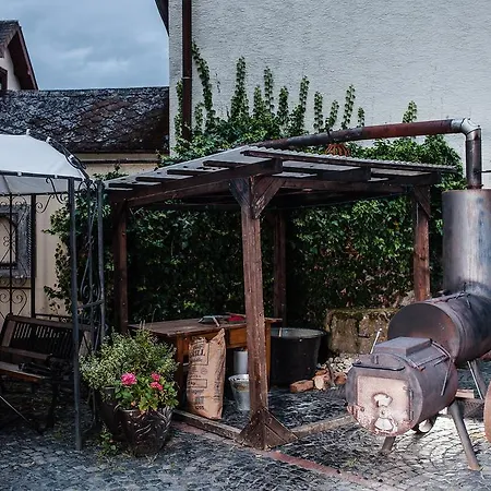 ホテル Hotel-restaurant Zur Krone