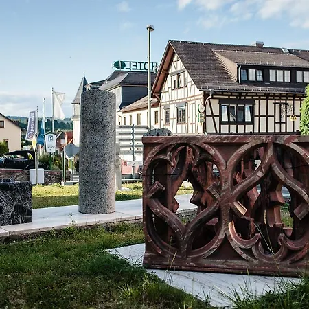 Hotel-restaurant Zur Krone ホテル Löhnberg