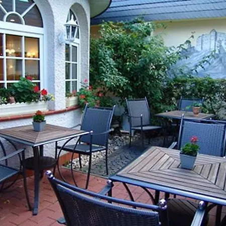 ホテル Hotel-restaurant Zur Krone