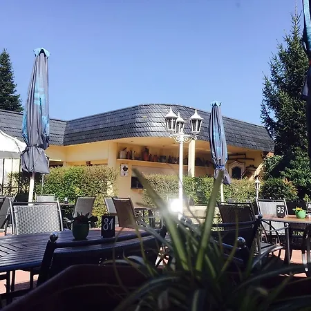 Hotel-restaurant Zur Krone ホテル 3*