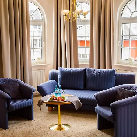 ホテル Hotel-restaurant Zur Krone